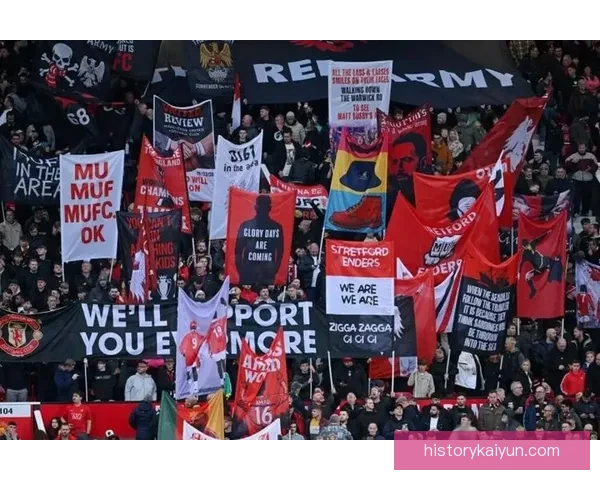 英超球队历经风雨,逐渐迎来辉煌历史的重塑,状态回暖值得关注。 英超球队历经风雨,逐渐迎来辉煌历史的重塑,状态回暖值得关注。