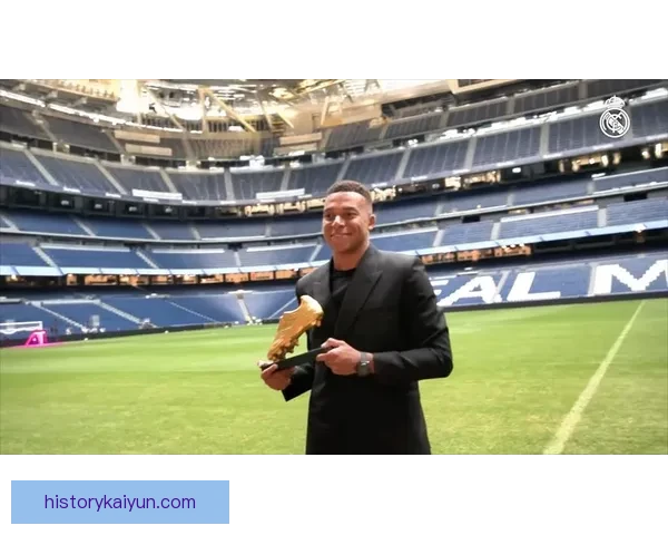 姆巴佩在欧洲杯上速度惊人，展现出强大的突破能力和竞争力增强的表现。