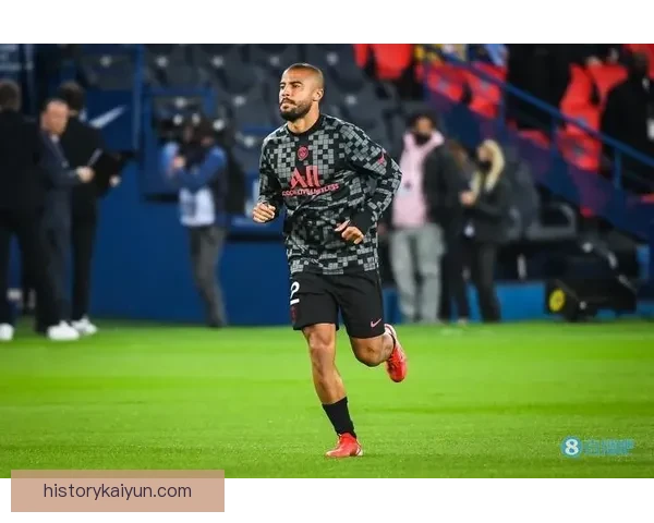 拉菲尼亚参与慈善活动，展现球员社会责任感与积极影响力